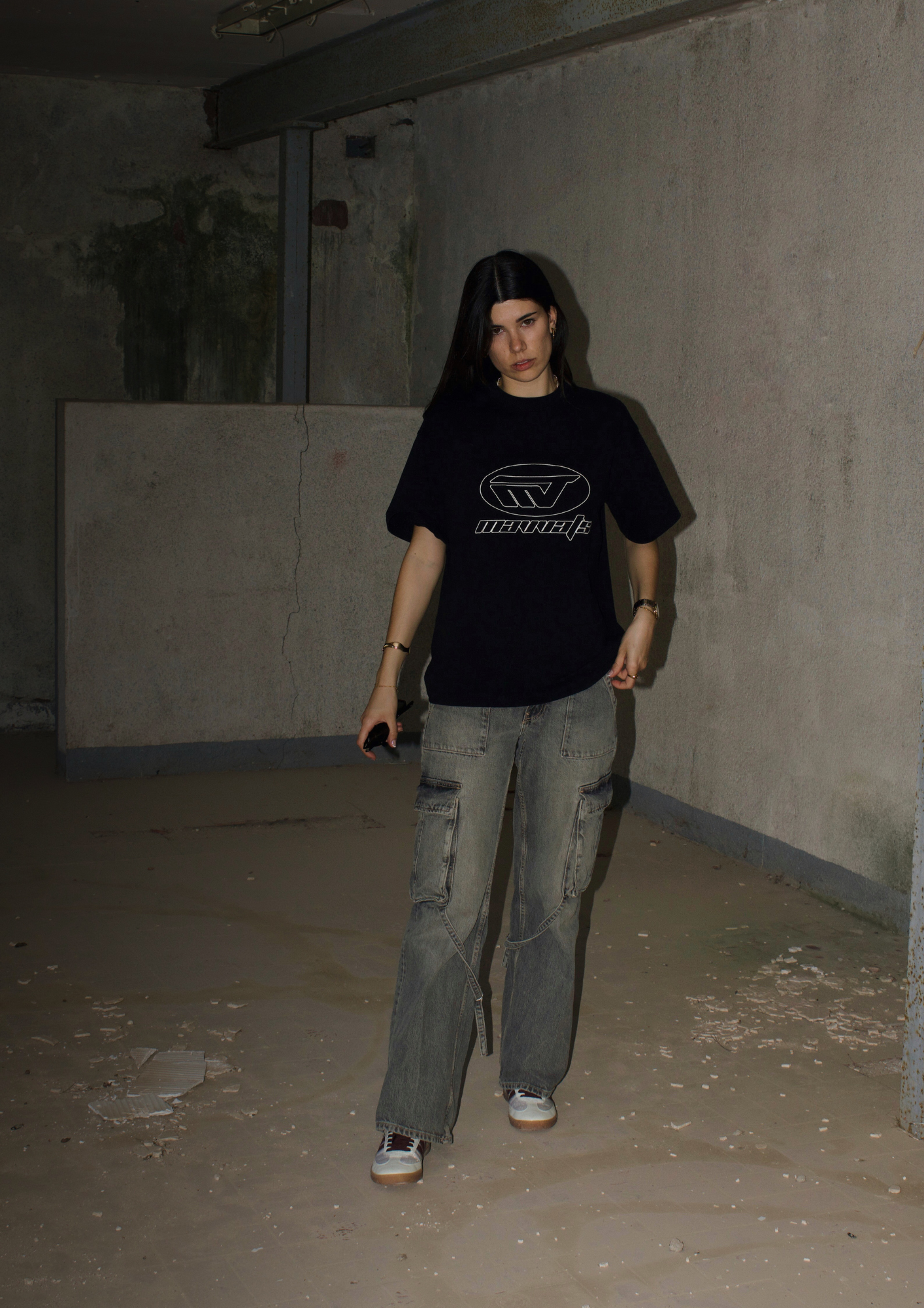 BASIC BLACK TEE