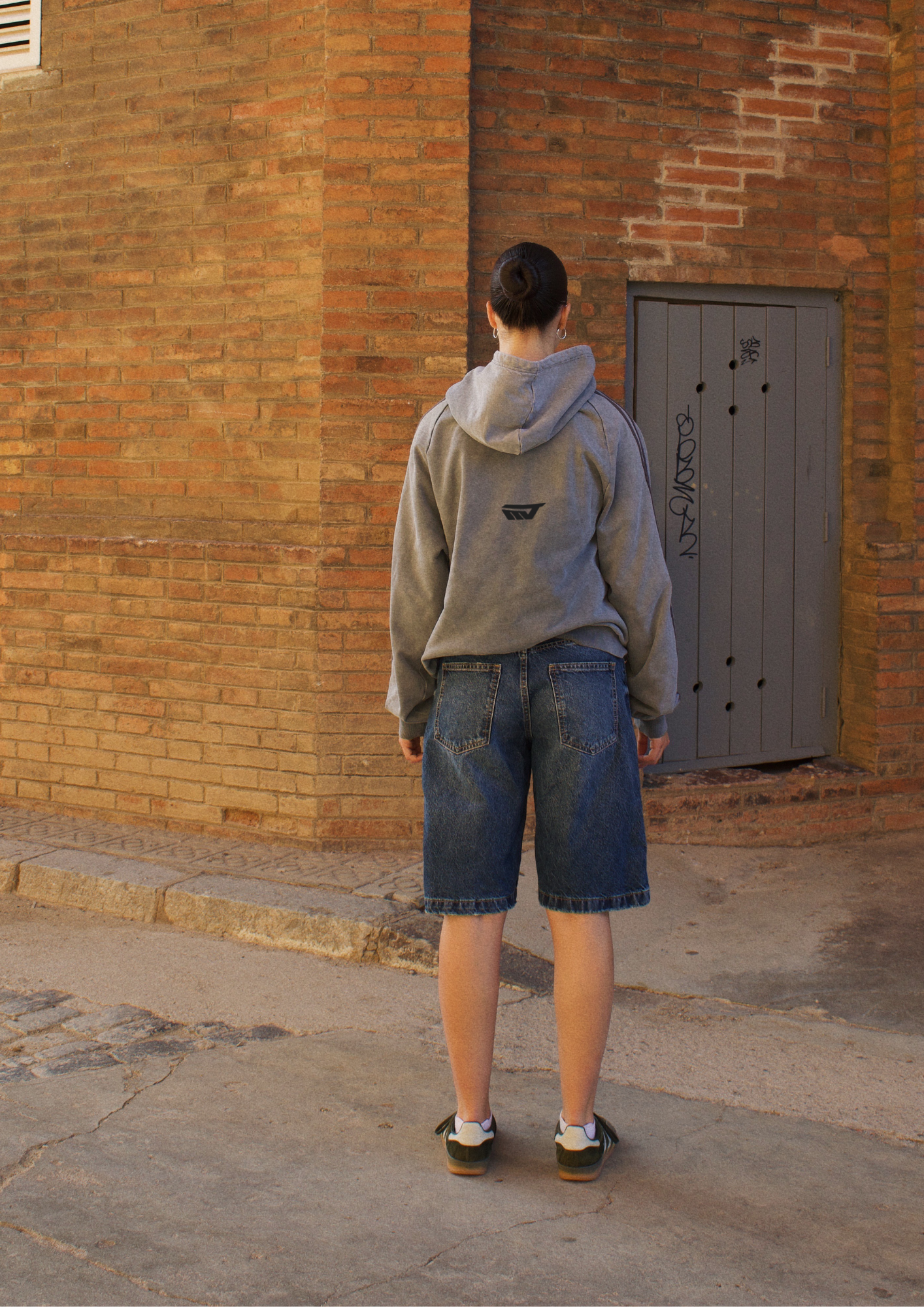 NOTORIOUS GREY HOODIE